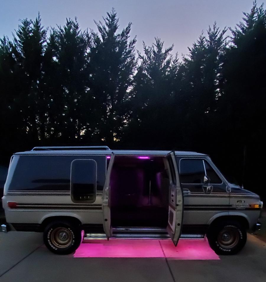  Chevrolet G20 Conversion Van  (CG21305) 1988 года  (фото 224 из 257)